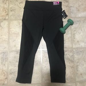 Peekaboo side work out leggings NWT